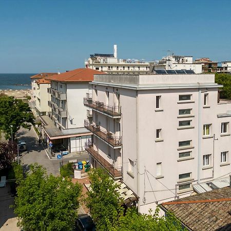 Residence Tre Trilo&Suites Rímini Exterior foto