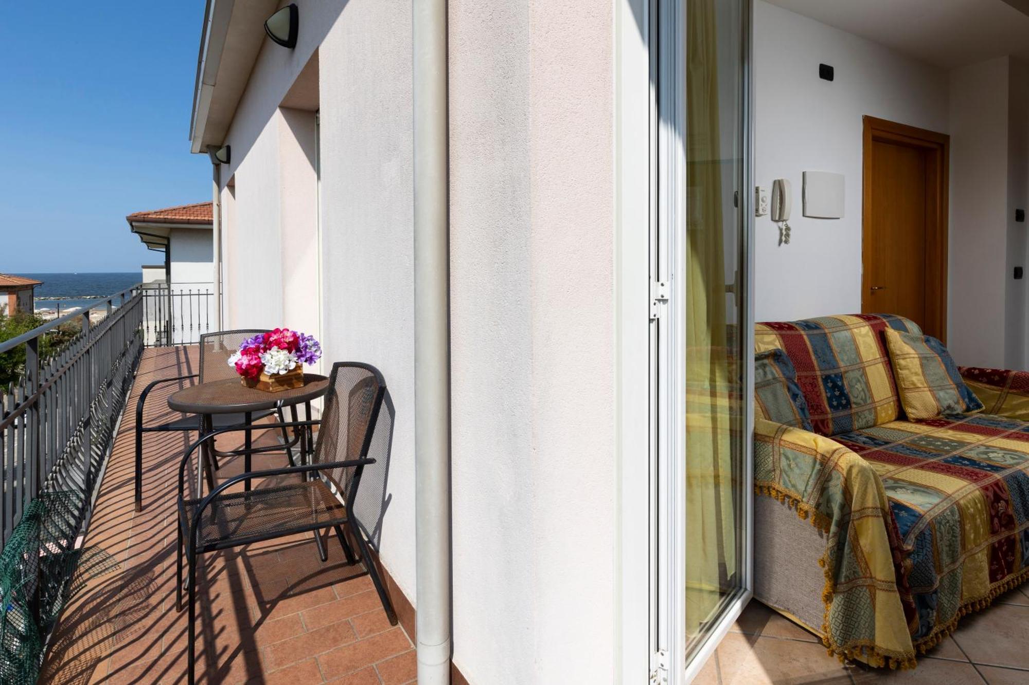 Residence Tre Trilo&Suites Rímini Exterior foto