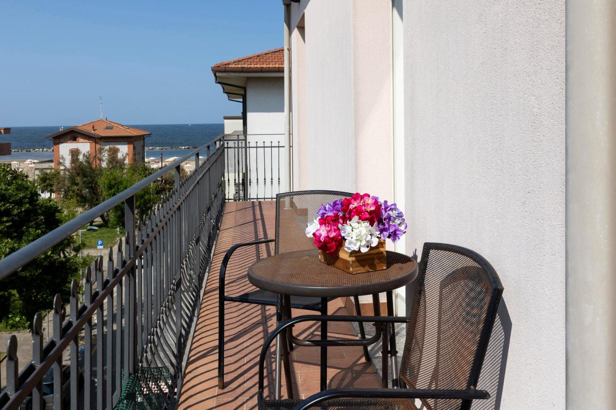 Residence Tre Trilo&Suites Rímini Exterior foto